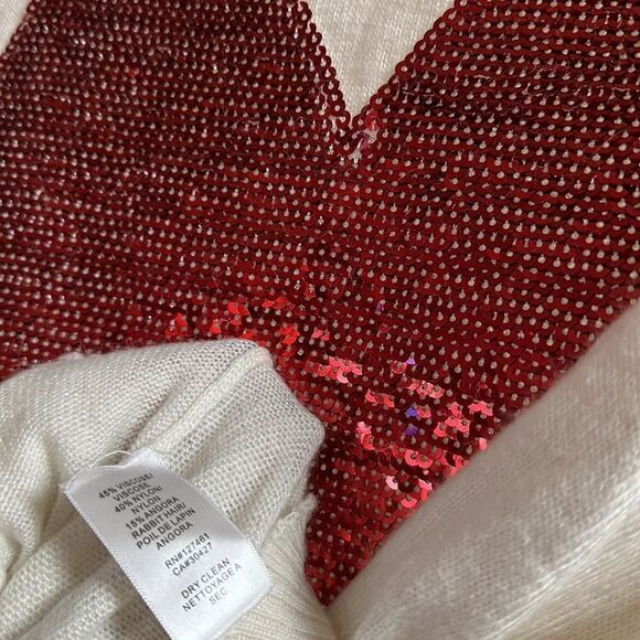 WILDFOX Holiday Red Heart Sequins White Label V Neck sweater Size L - Picture 8 of 8